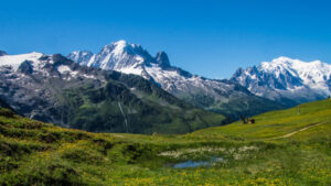 Les Alpes en intersaison : échapper aux foules au printemps et à l’automne